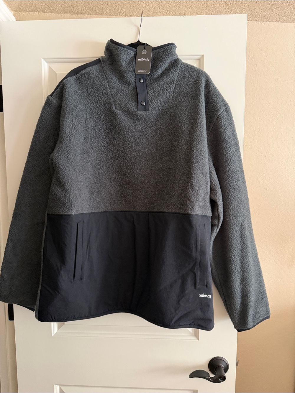 allbirds Men’s Two-Tone Gray & Black Fleece Pullover